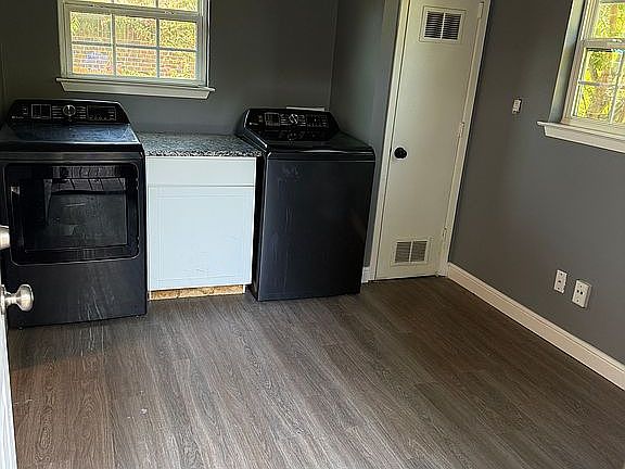 2nd image of 834 Nash St