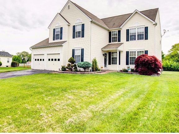 2nd image of 215 Ingram Dr