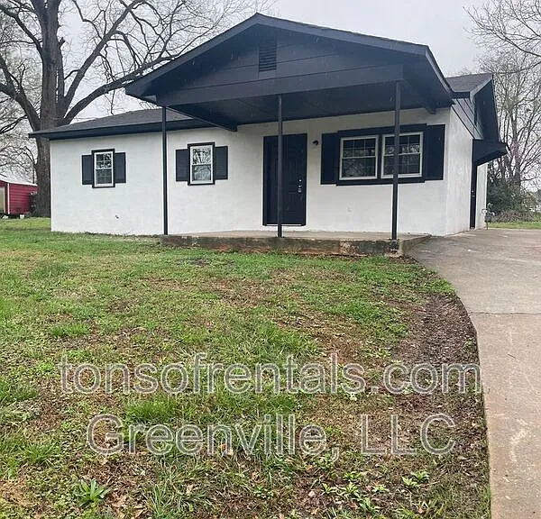 521 W Robinson St — Photo 1