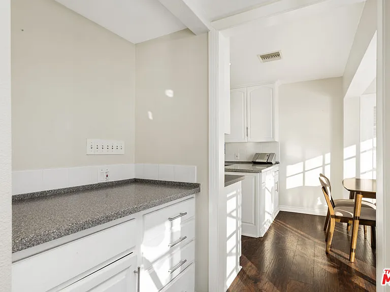 9402 Houston Rd — Photo 23