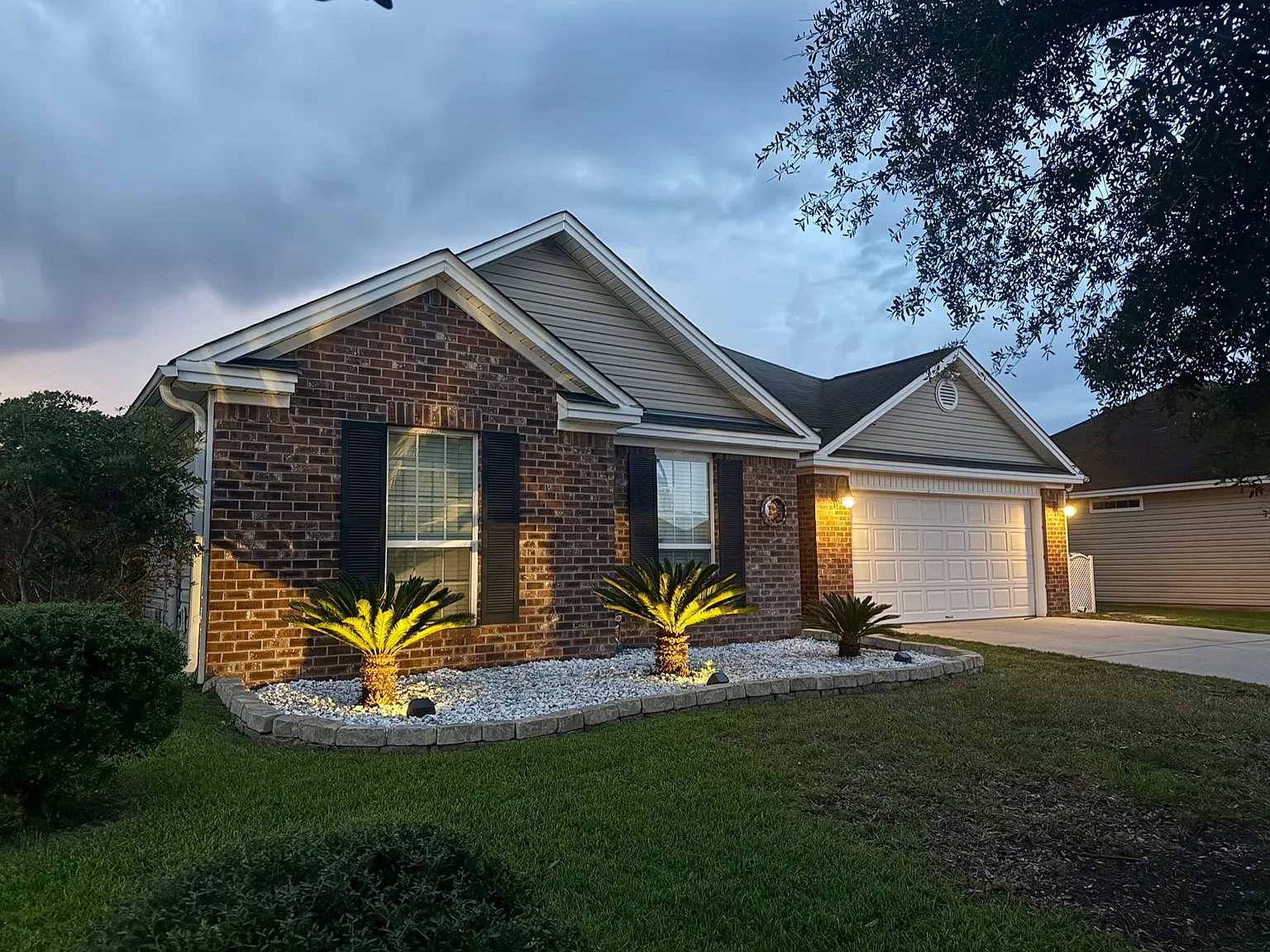 3 bed, 1200 sqft, $2,350 — Photo 1