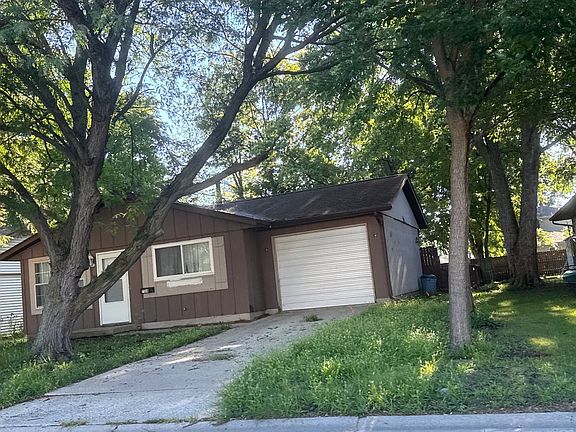 2nd image of 704 N Ridge Ave