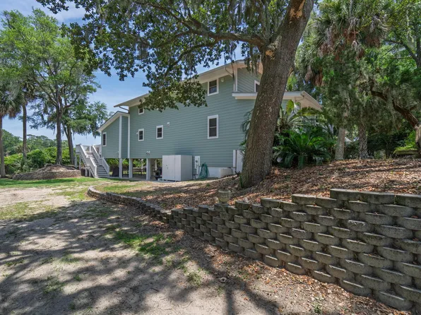 3204 Fort St, Edisto Island, SC 29438