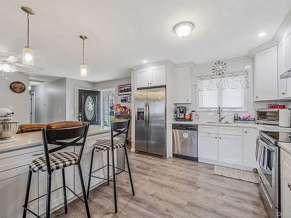 3rd image of 2679 Heather Avenue