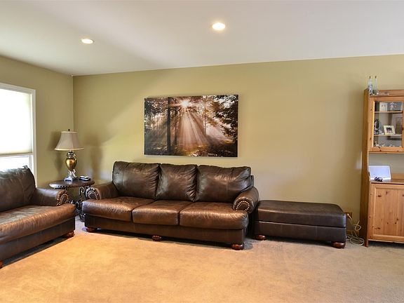5th image of 7069 West Ave