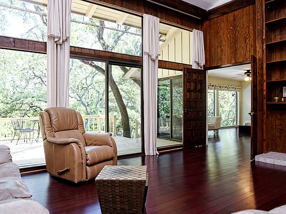 3rd image of 9008 Mountain Lake Cir