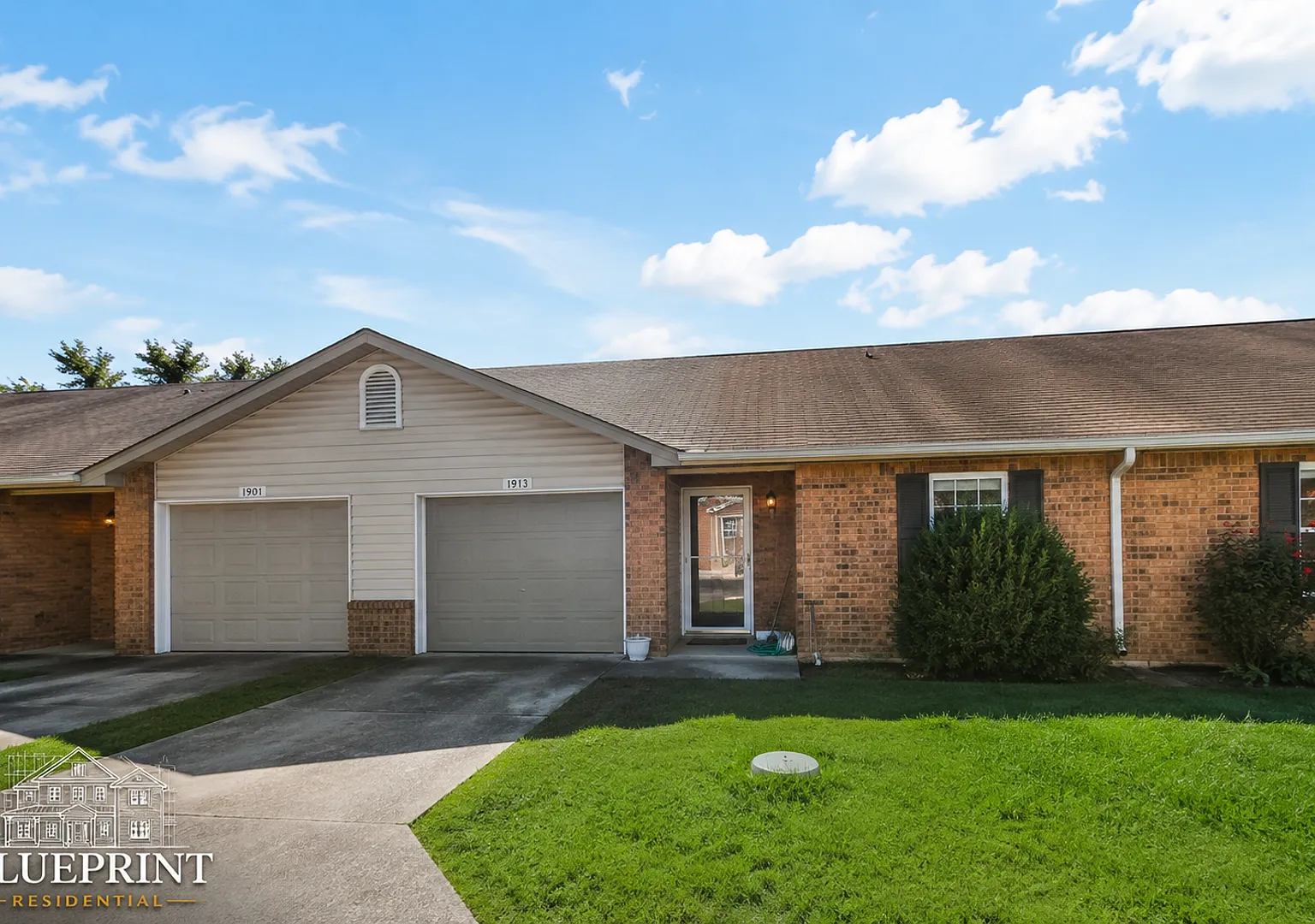 Great condo available now! — Photo 1