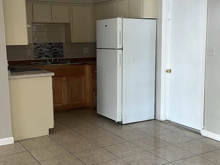 927 Evanston St #931 — Photo 3