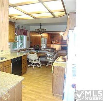 kitchen family rm.JPG