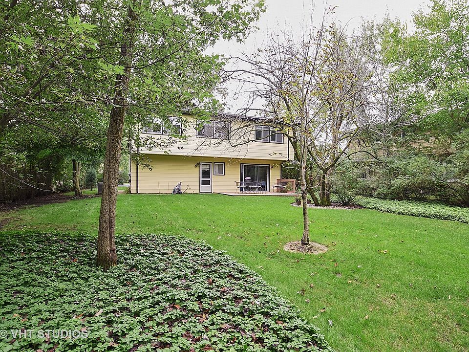 2nd image of 287 Green Bay Rd