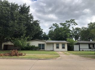 2526 Gross Rd, Dallas, TX 75228