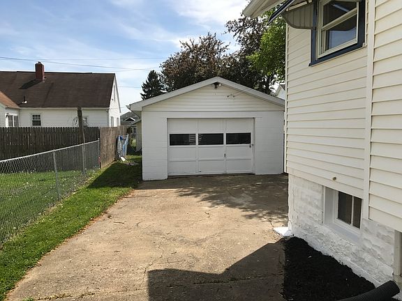 3rd image of 834 Lindbergh Ave