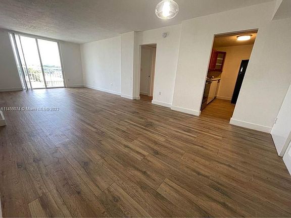 3rd image of 1251 NE 108th St APT 507