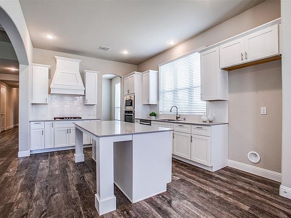 4th image of 4036 Crowe Ln