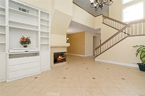 114 Cartier Aisle Photo 1