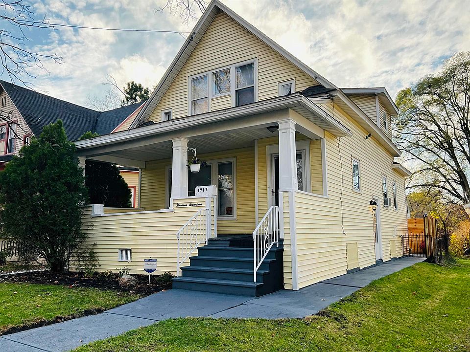 1st image of 1917 N Oakley St
