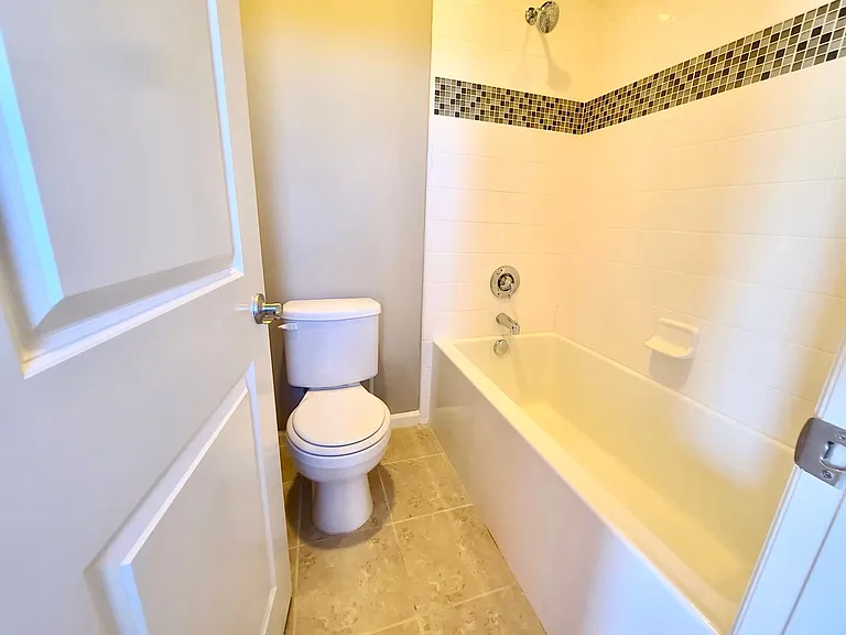 800 Citrus Ct — Photo 21