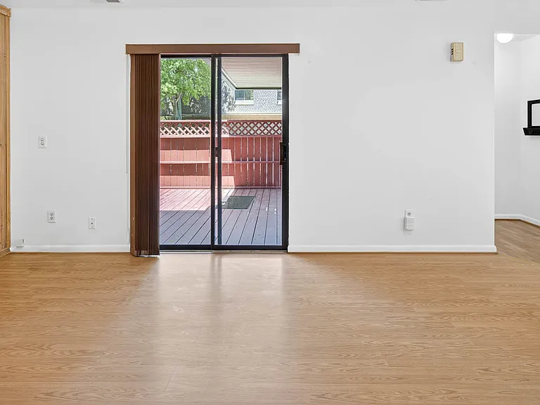 208 Finley Forest Dr — Photo 10