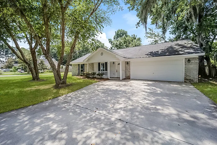 8117 N Ridgebrook Dr