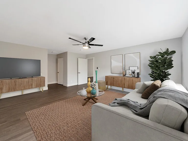 Oasis Apartments — Photo 11