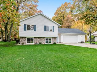 15233 161st Ave, Grand Haven, MI 49417