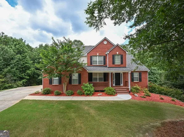 529 Plantation Creek Dr, Loganville, GA 30052