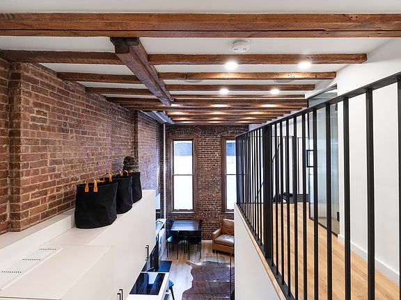 4th image of 138 W 10th St #1R
