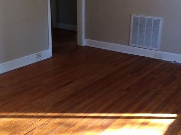 2nd image of 321 Charlotte St APT C1