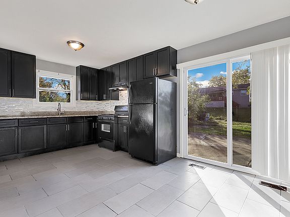 4th image of 17708 Country Club Ln
