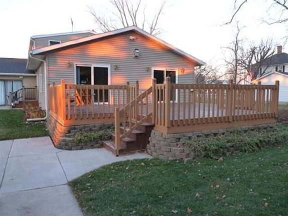 Large Deck off of new addition.