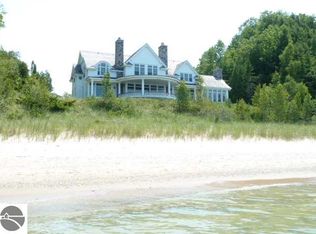 5207 N Manitou Trl W, Leland, MI 49654