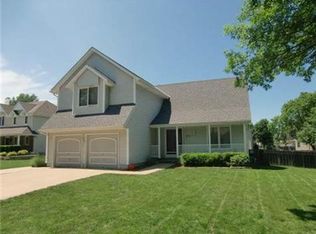 816 NW Autumn Ln, Lees Summit, MO 64081