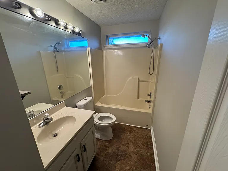 2300 Independence Ct — Photo 10