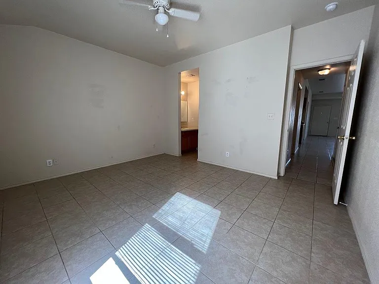 1210 Chaparral St #13B — Photo 28