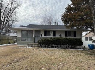 220 Dundee Cir, Saint Louis, MO 63137