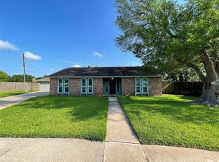 16510 Oxnard Ln, Friendswood, TX 77546