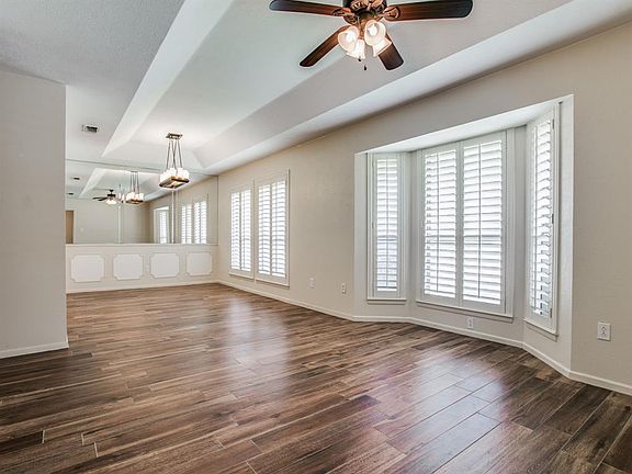 4th image of 3012 Overton Park Dr W
