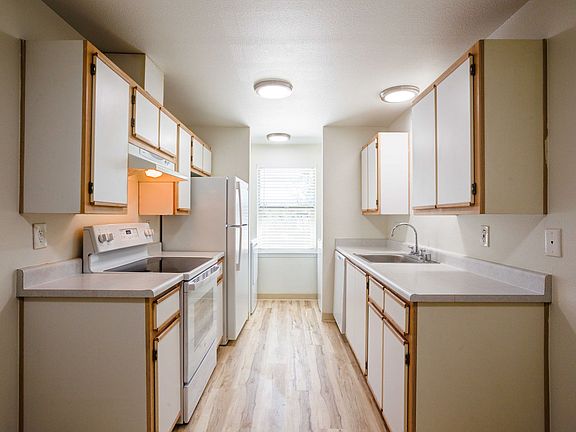 4th image of 7823 NE Fourth Plain Blvd #D33