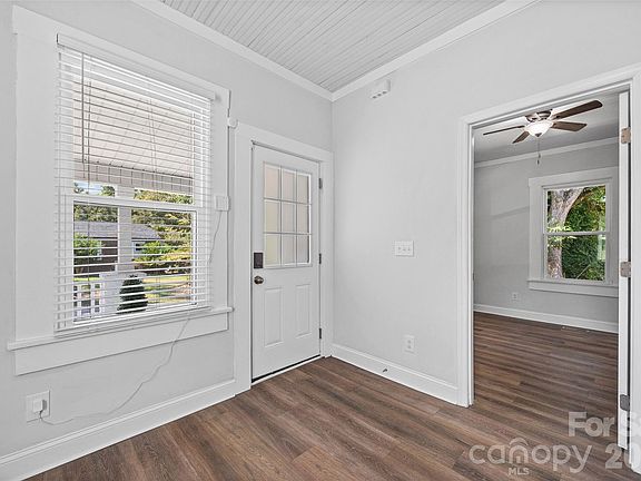 3rd image of 427 Oates St