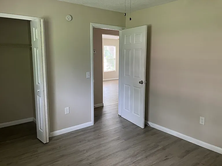 102-106 N Jasper St #110-A — Photo 15
