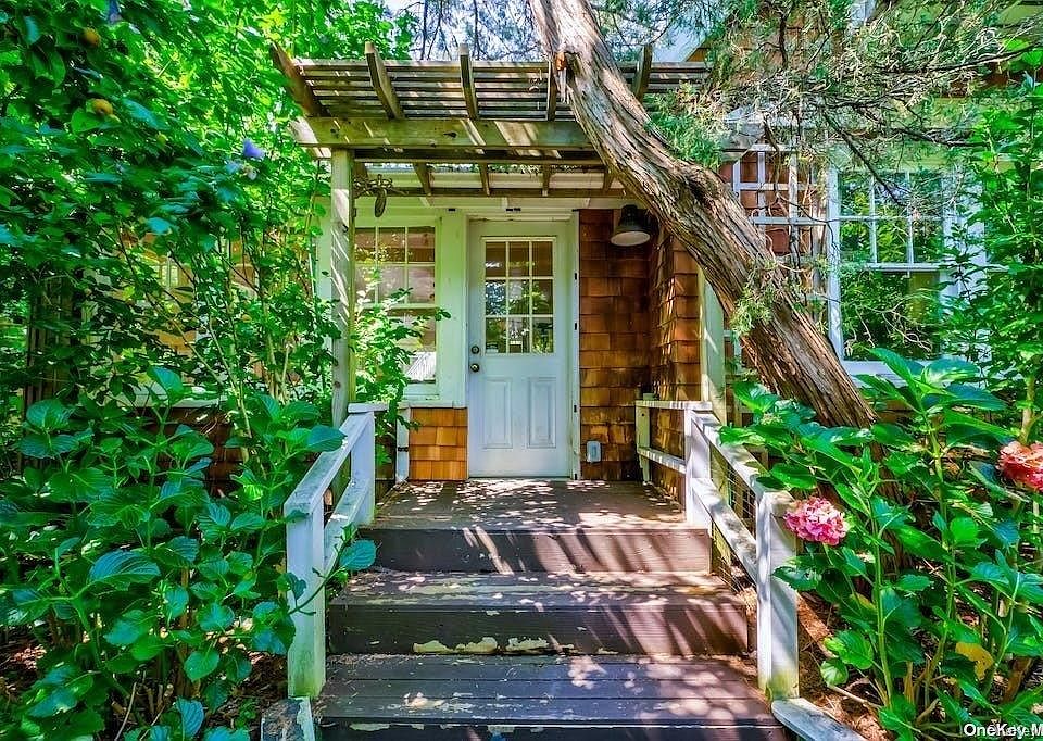 1st image of 31 Evergreen Avenue