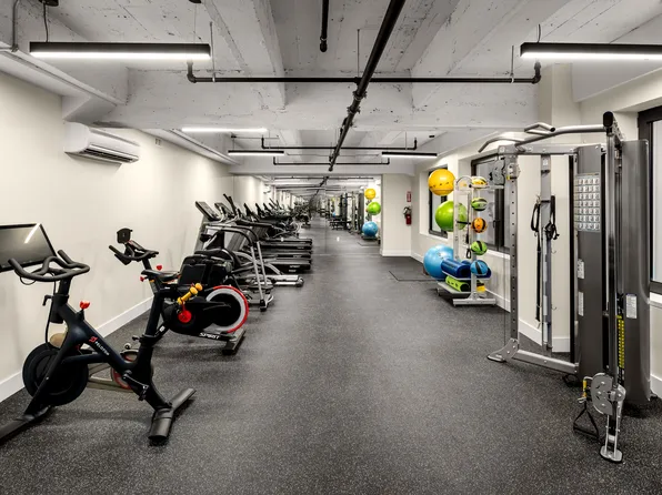 435 West 19th Street image 7 of 9