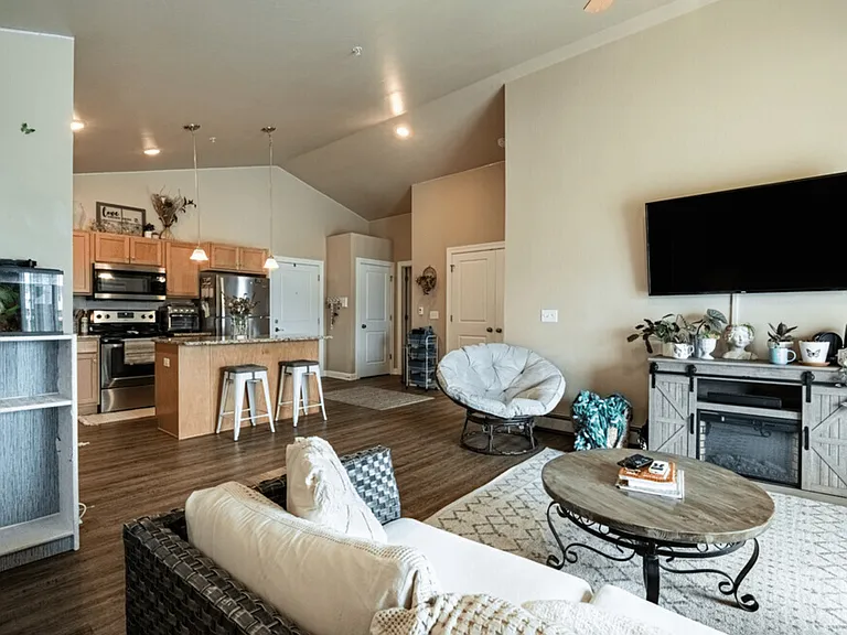 804 N Brewster Dr — Photo 23