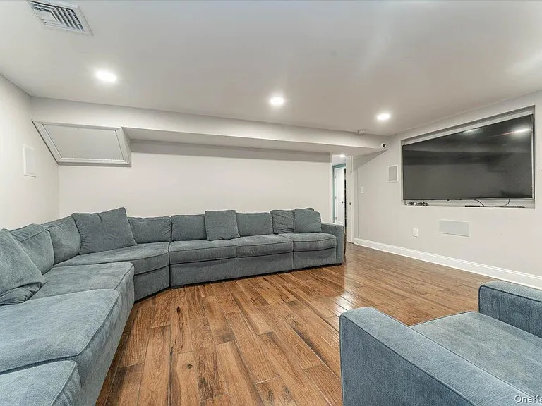 266 Rockaway Tpke — Photo 24