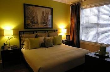 Beautiful 2/2 in the heart of Midtown!  Lots of designer touches!