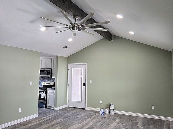 2nd image of 117 N Kerkendoll St