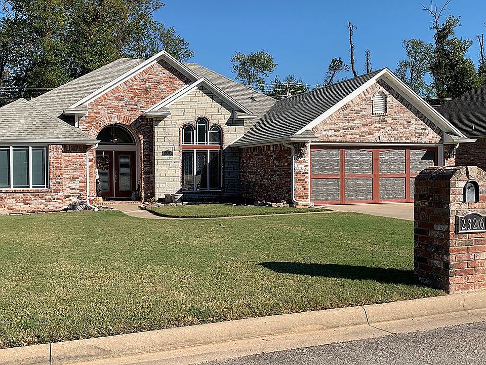 2nd image of 2326 Vail Dr