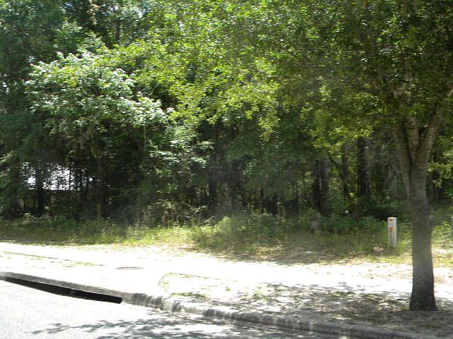 2nd image of 9300 Greenways Ln