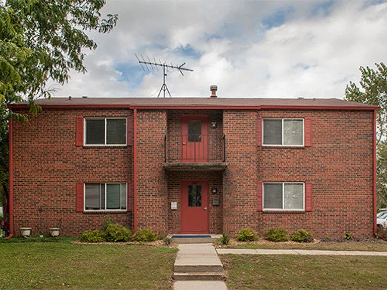 121 E Henry St #207-935 — Photo 4