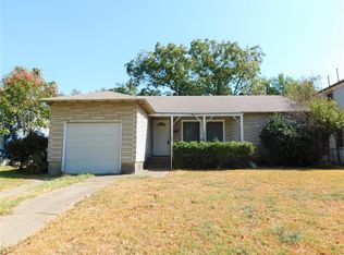 929 SE 5th St, Grand Prairie, TX 75051
